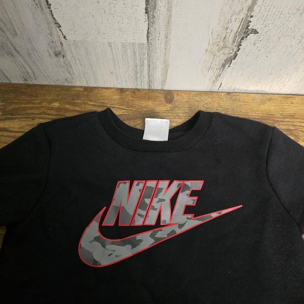 Nike Kids Black Crewneck Sweater Gender Neutral Size 5-6 Years